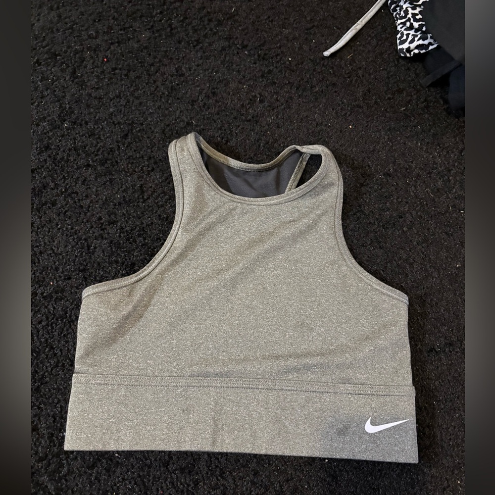 Nike sports bra size small